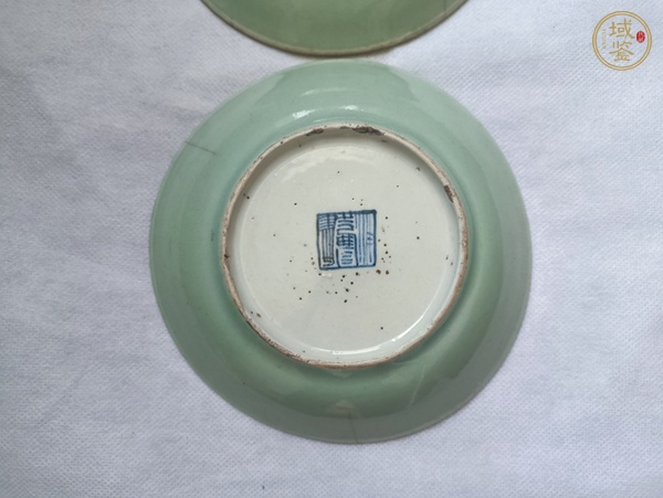 古玩陶瓷豆青釉盤真品鑒賞圖
