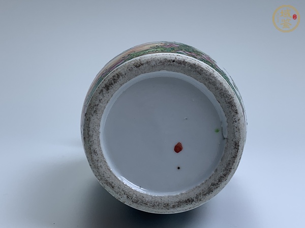 古玩陶瓷清晚期·廣彩花鳥人物紋螭龍雙耳瓶真品鑒賞圖
