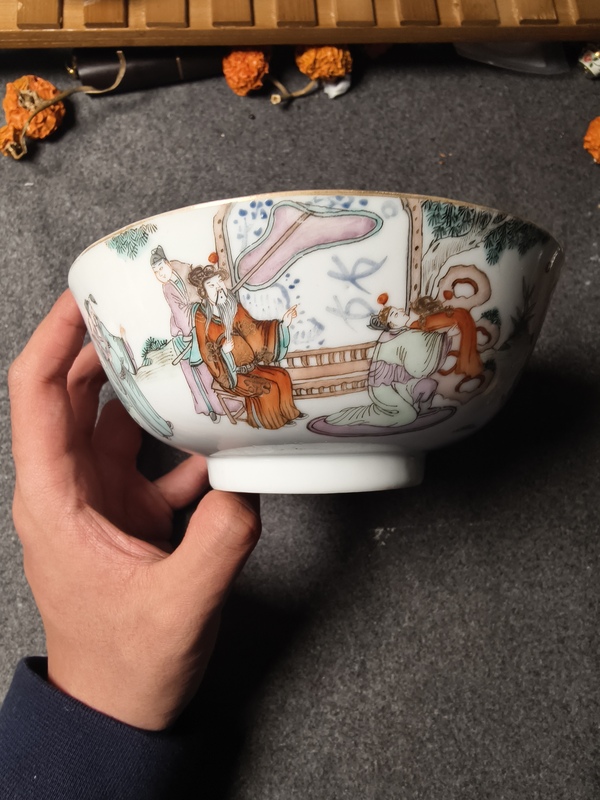 古玩陶瓷人物紋粉彩碗拍賣(mài)，當(dāng)前價(jià)格2300元