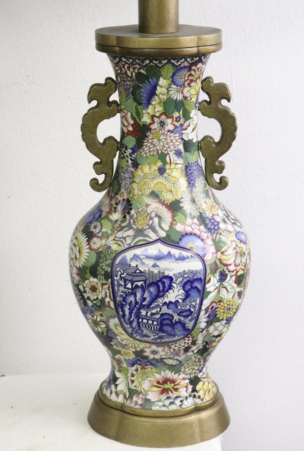 古玩轉(zhuǎn)賣清末民初 德興成掐絲琺瑯百花紋瓜棱瓶（一對(duì)）拍賣，當(dāng)前價(jià)格0元