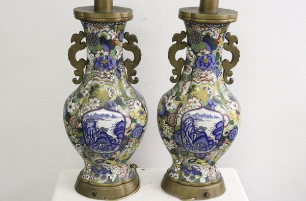 古玩雜項(xiàng)清末民初 德興成掐絲琺瑯百花紋瓜棱瓶（一對(duì)）拍賣，當(dāng)前價(jià)格158000元