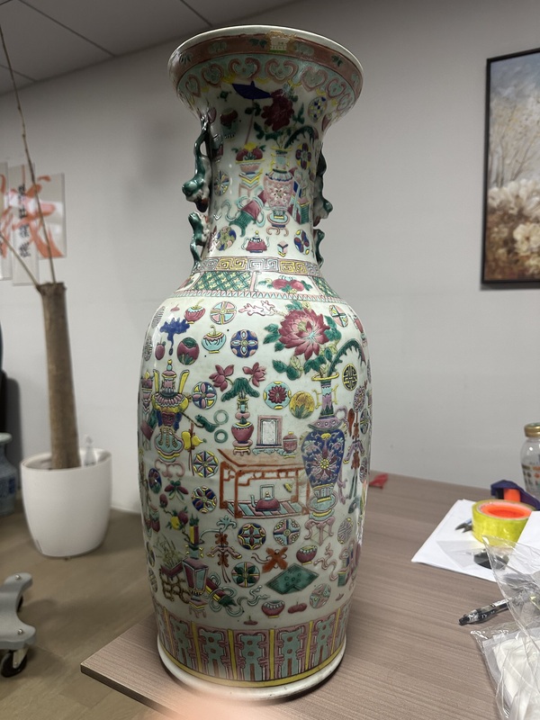 古玩陶瓷粉彩博古圖盤口瓶拍賣，當(dāng)前價格15900元