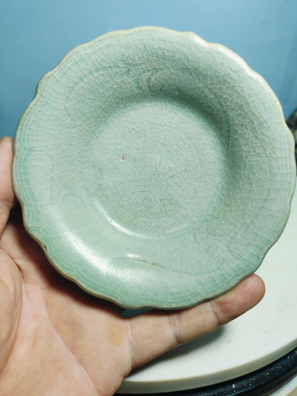 古玩陶瓷龍泉青瓷刻花盤拍賣，當前價格2200元
