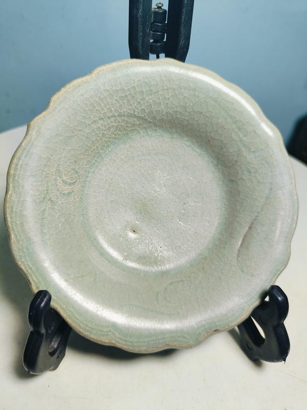 古玩陶瓷龍泉青瓷刻花盤拍賣，當前價格2200元