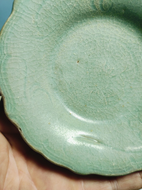 古玩陶瓷龍泉青瓷刻花盤拍賣，當前價格2200元