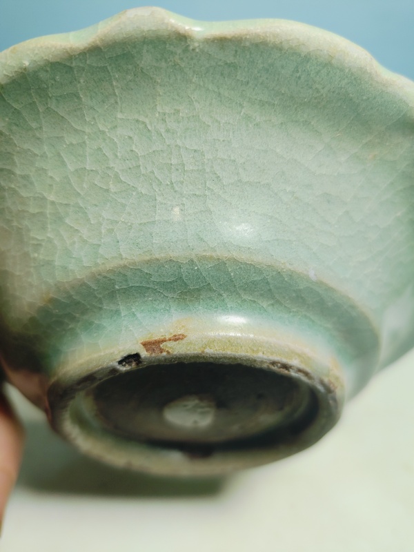 古玩陶瓷龍泉青瓷刻花盤拍賣，當前價格2200元