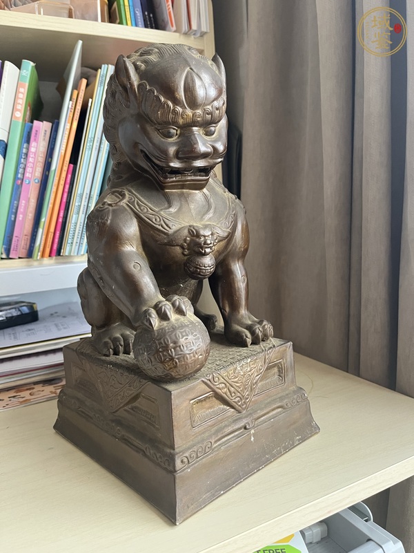 古玩陶瓷褐釉獅子擺件真品鑒賞圖