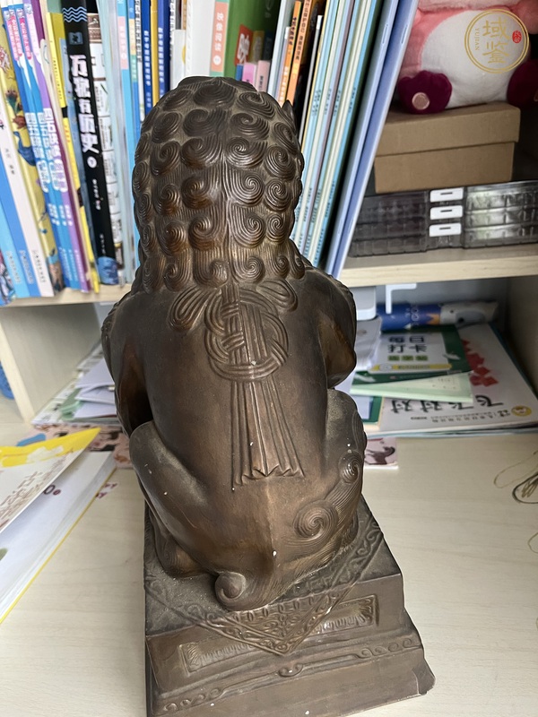 古玩陶瓷褐釉獅子擺件真品鑒賞圖