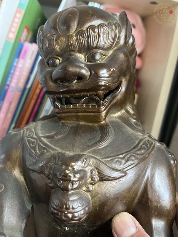 古玩陶瓷褐釉獅子擺件真品鑒賞圖