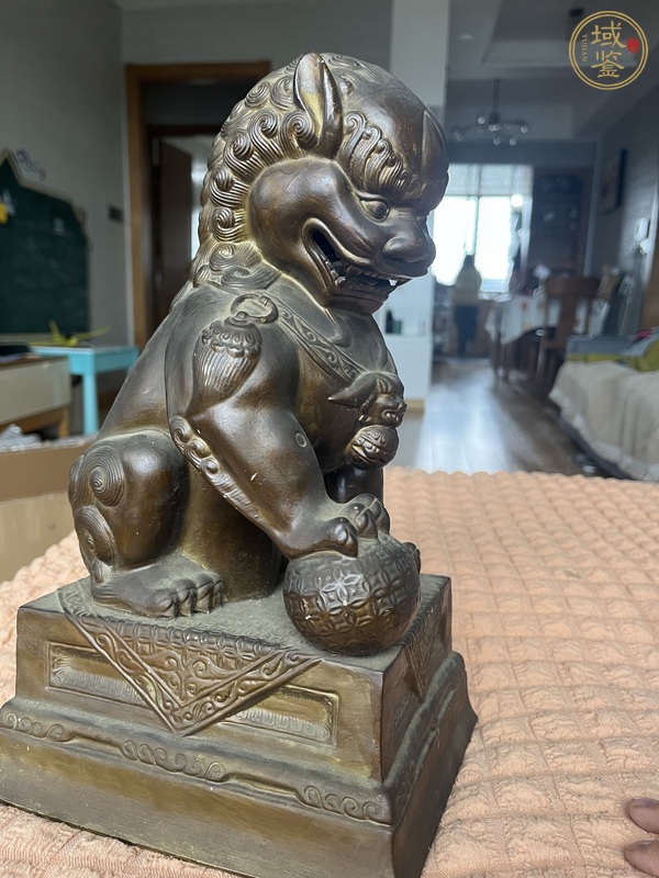 古玩陶瓷褐釉獅子擺件真品鑒賞圖