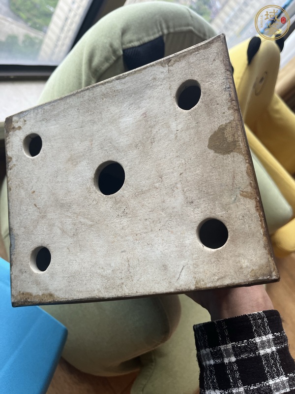 古玩陶瓷褐釉獅子擺件真品鑒賞圖