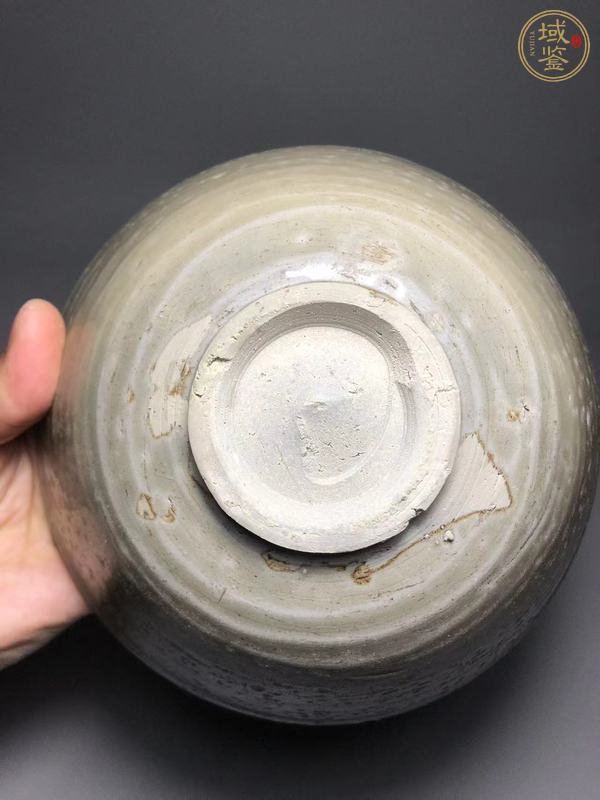 古玩陶瓷龍泉青瓷刻花碗真品鑒賞圖