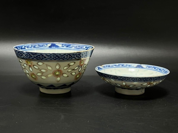 古玩陶瓷青花加彩花卉紋蓋碗拍賣，當(dāng)前價(jià)格7500元