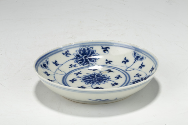 古玩陶瓷清光緒·青花纏枝蓮紋碟拍賣，當前價格1180元
