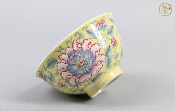 古玩陶瓷需上手,清道光風格,黃地洋彩碗真品鑒賞圖