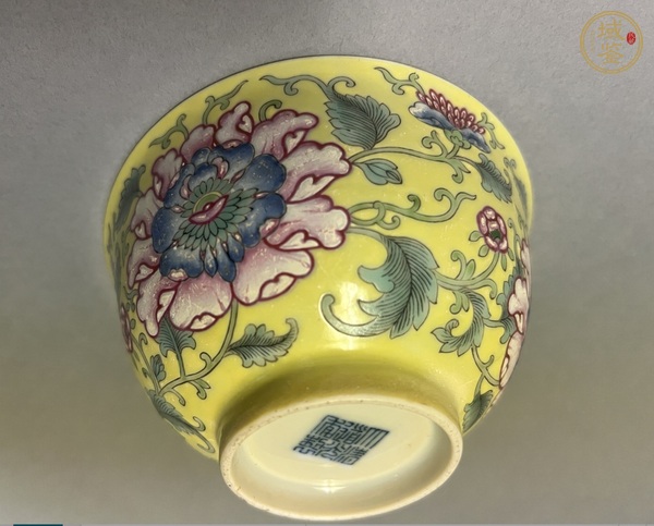 古玩陶瓷需上手,清道光風格,黃地洋彩碗真品鑒賞圖