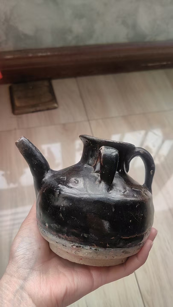古玩陶瓷黑釉持壺拍賣，當(dāng)前價(jià)格666元
