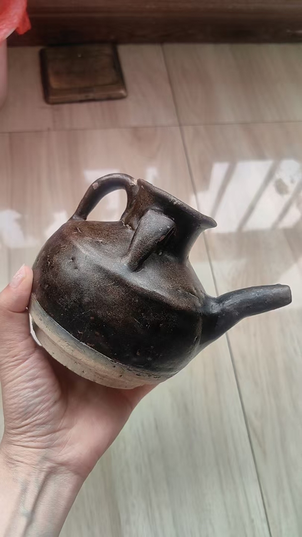 古玩陶瓷黑釉持壺拍賣，當(dāng)前價(jià)格666元