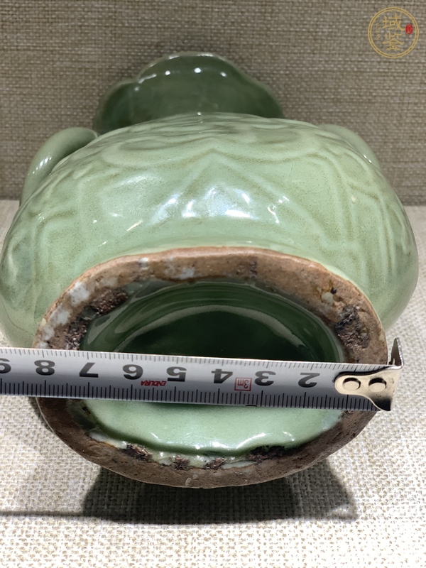 古玩龍泉窯雙耳環瓶真品鑒賞圖