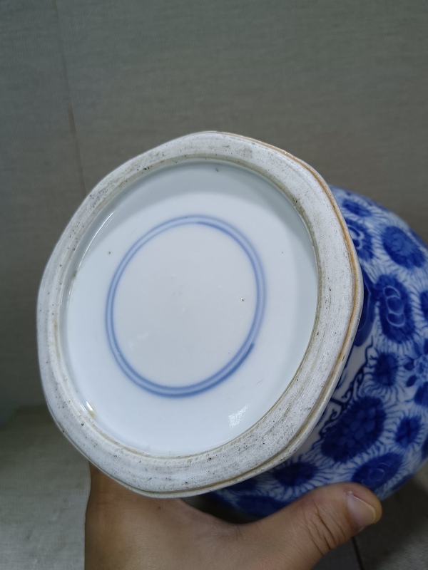 古玩陶瓷清中晚期青花花卉紋蒜頭瓶拍賣(mài)，當(dāng)前價(jià)格16800元