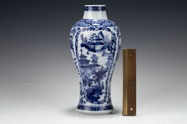 古玩陶瓷清乾隆·青花山水樓閣紋雞腿瓶拍賣，當(dāng)前價(jià)格388元