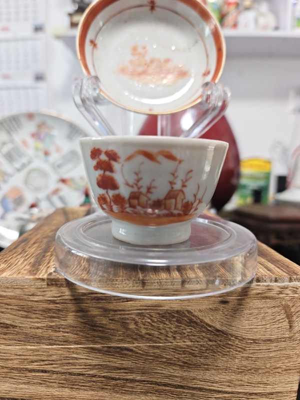 古玩陶瓷清中期礬紅彩牛眼杯碟拍賣(mài)，當(dāng)前價(jià)格980元