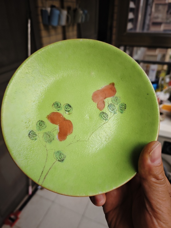 古玩陶瓷清晚·蘋果綠地花卉紋盤拍賣,當(dāng)前價格500元