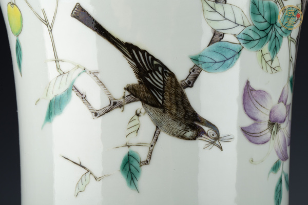 古玩陶瓷晚清·粉彩花鳥纏枝蓮紋花觚真品鑒賞圖