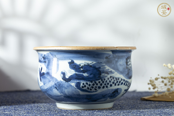 古玩清順治·青花云龍三現(xiàn)紋缽式爐真品鑒賞圖