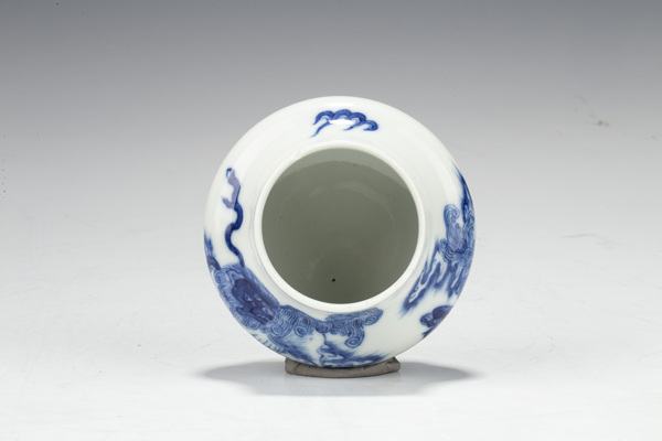 古玩陶瓷清晚·青花太獅少獅紋水盂拍賣，當前價格1152元