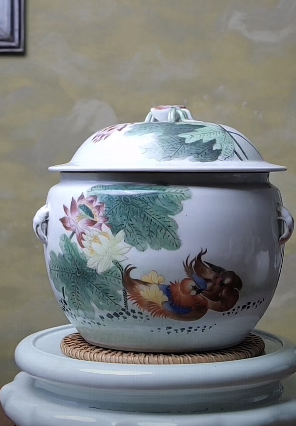 古玩陶瓷陸云山粉彩荷塘鴛鴦紋粥罐拍賣，當(dāng)前價(jià)格5200元