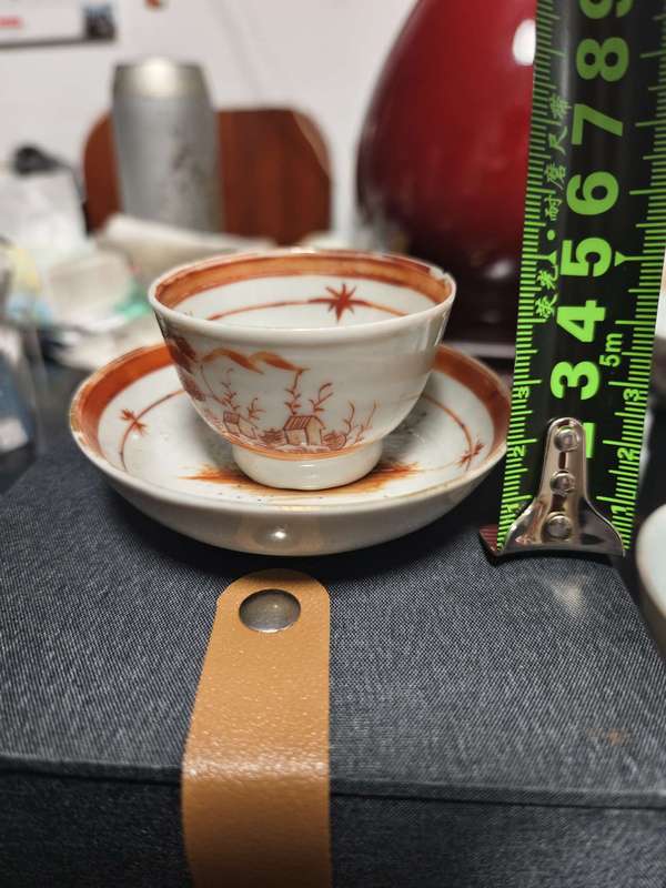 古玩陶瓷清中期礬紅彩牛眼杯碟拍賣(mài)，當(dāng)前價(jià)格980元