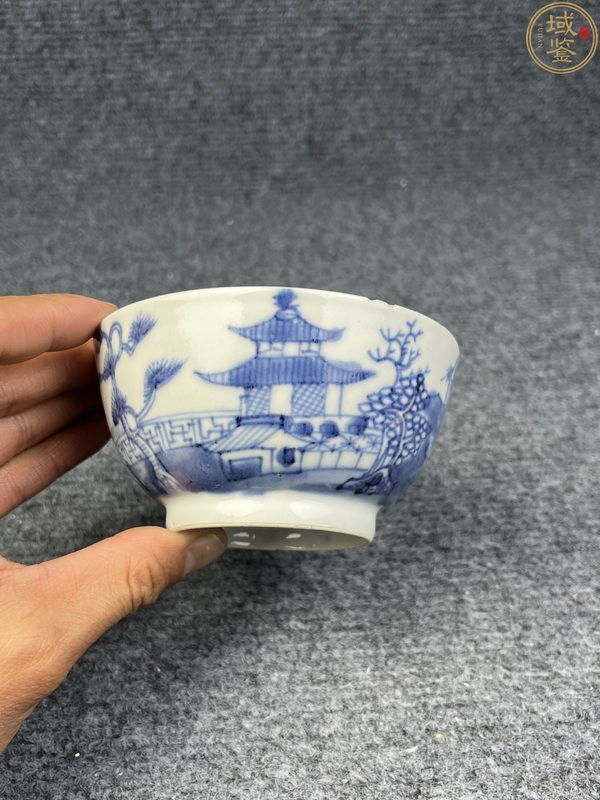 古玩轉(zhuǎn)賣青花山水亭臺(tái)樓閣紋碗拍賣，當(dāng)前價(jià)格1550元