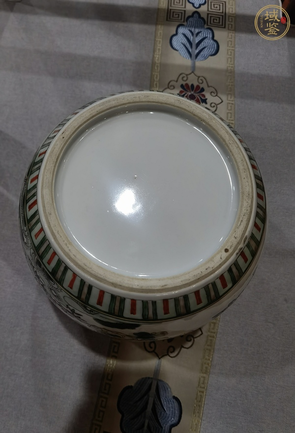 古玩陶瓷花鳥紋五彩罐真品鑒賞圖