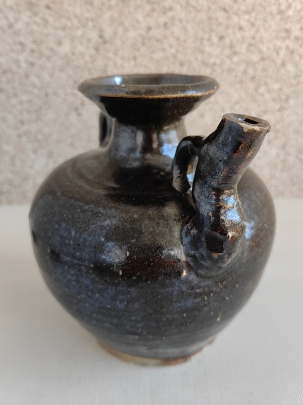 古玩陶瓷黑釉執(zhí)壺拍賣，當(dāng)前價(jià)格680元