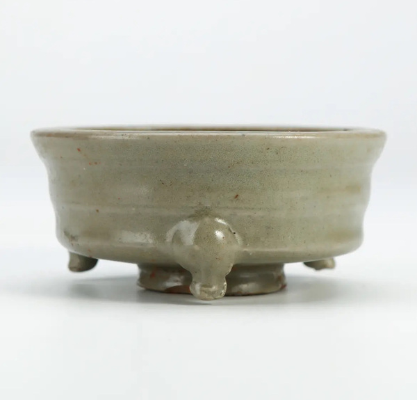 古玩陶瓷元·龍泉青瓷三足琴爐拍賣，當(dāng)前價格18000元