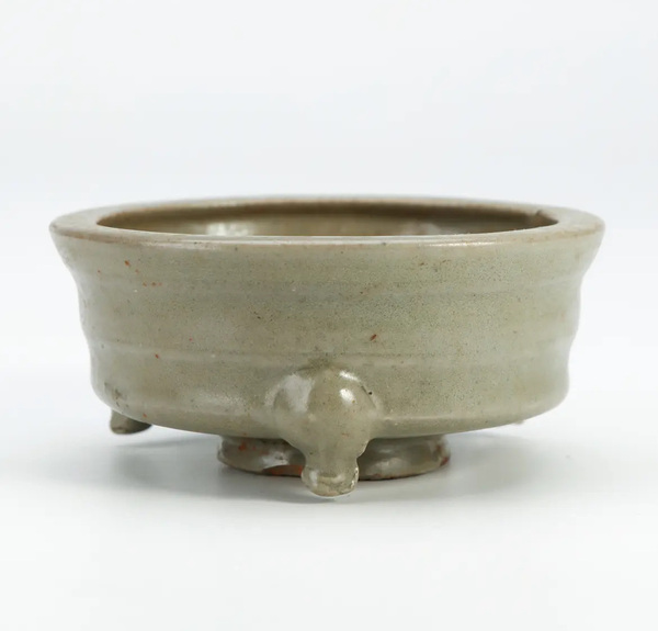 古玩陶瓷元·龍泉青瓷三足琴爐拍賣，當(dāng)前價格18000元