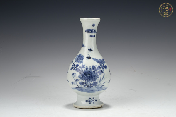 古玩陶瓷清雍乾·青花花蝶紋琵琶瓶真品鑒賞圖