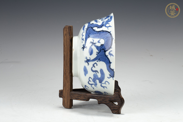 古玩陶瓷清光緒·青花趕珠龍紋碗真品鑒賞圖