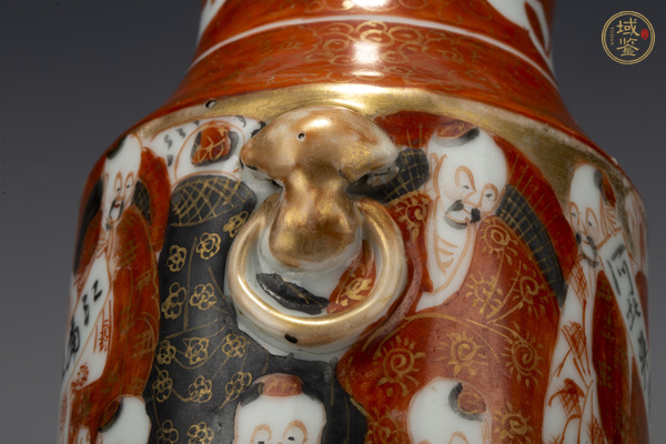 古玩陶瓷清晚·礬紅墨彩人物紋獸耳瓶真品鑒賞圖