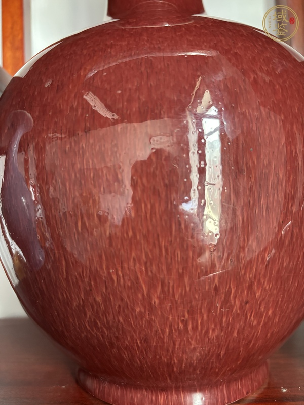 古玩陶瓷清中期郎紅釉賞瓶真品鑒賞圖
