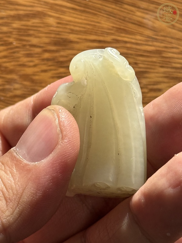 古玩玉器和田玉蓮蓬型掛墜真品鑒賞圖