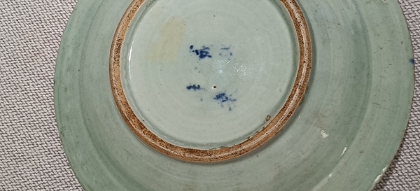 古玩陶瓷豆青釉青花五蝠捧壽紋盤拍賣，當(dāng)前價格600元
