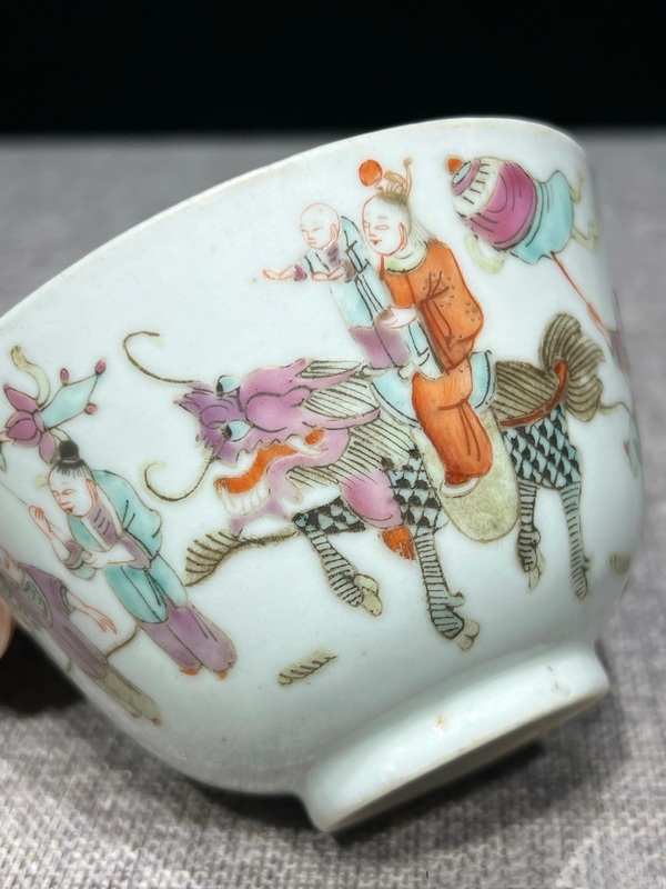 古玩陶瓷清·同治麒麟送子粉彩杯全品拍賣，當前價格1500元