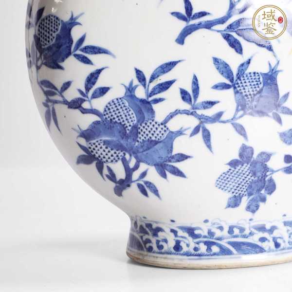 古玩陶瓷青花三多紋抱月瓶，模糊，偏老真品鑒賞圖