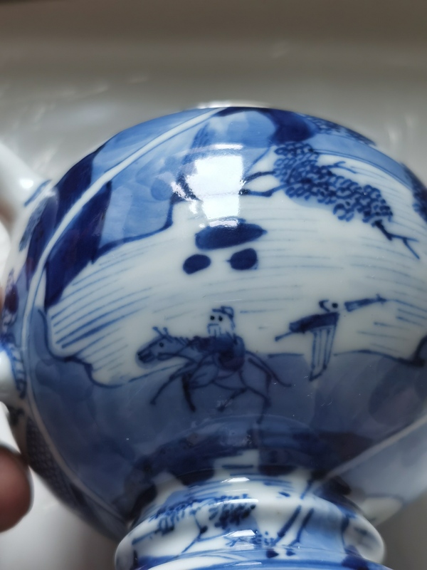 古玩陶瓷清康熙·青花山水人物紋把壺拍賣，當(dāng)前價(jià)格5000元