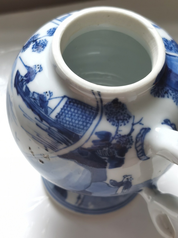 古玩陶瓷清康熙·青花山水人物紋把壺拍賣，當(dāng)前價(jià)格5000元
