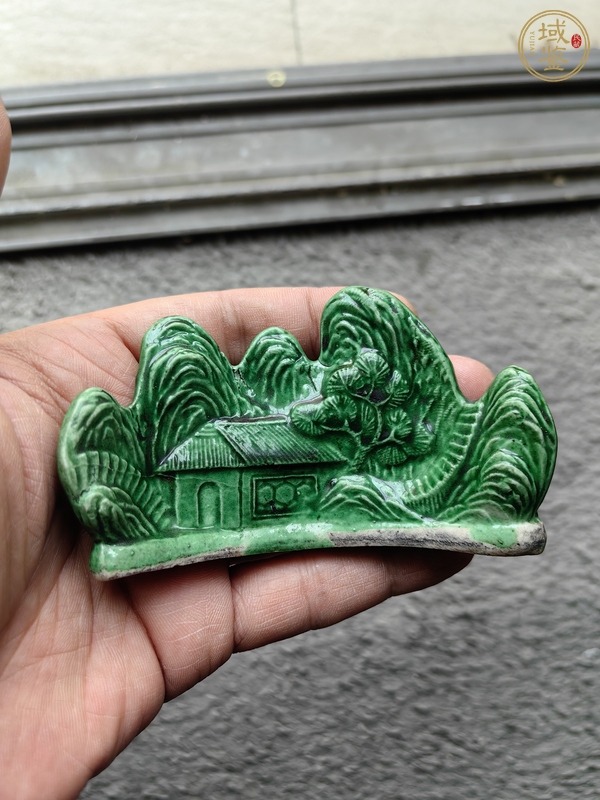 古玩晚清名國翠綠釉浮雕風景山水紋筆架山真品鑒賞圖