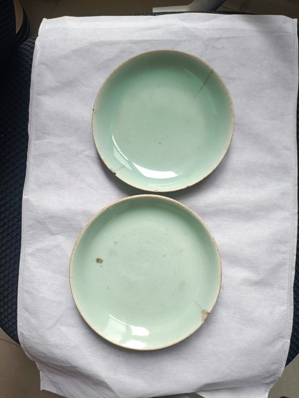 古玩轉賣清中期豆青釉盤拍賣，當前價格4999元