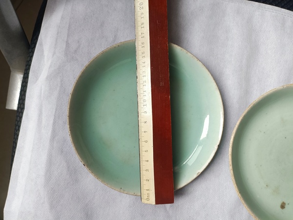 古玩陶瓷清中期豆青釉盤拍賣，當前價格38元